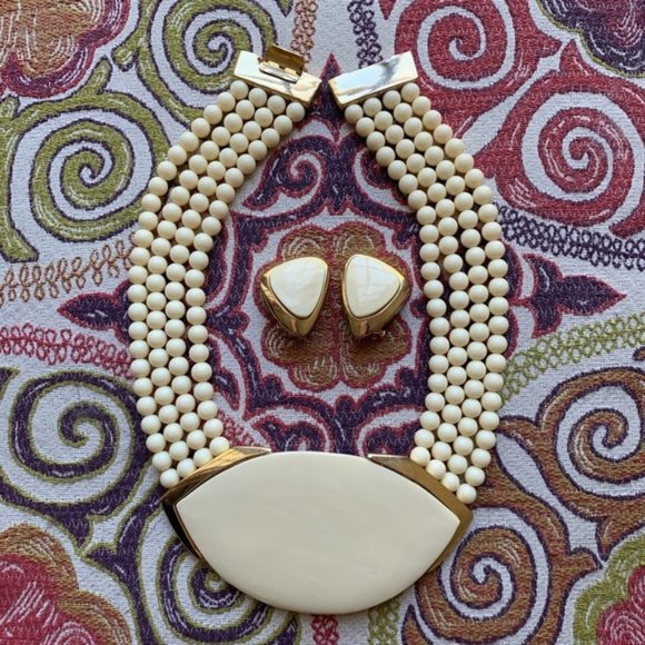 Nordstrom Pearl Statement Necklace & Earrings - Picture 1 of 8